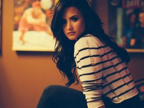 Demi Lovato s secret messages on Instagram to her new beau ...