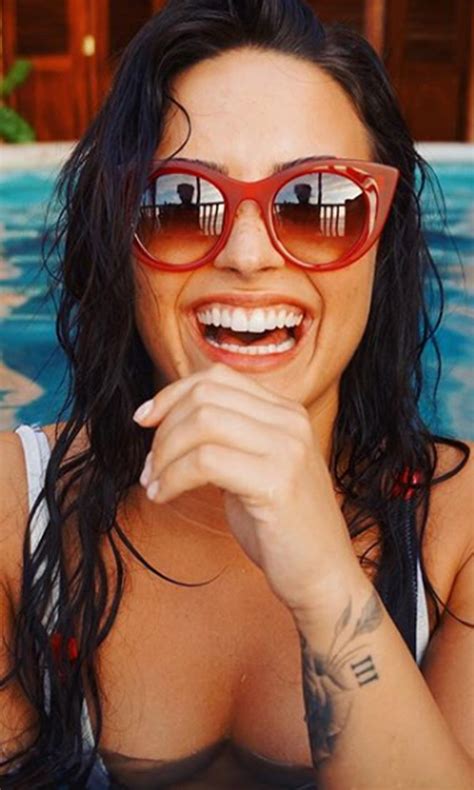 Demi Lovato Sexiest Instagram Pictures   Celebrities Instagram