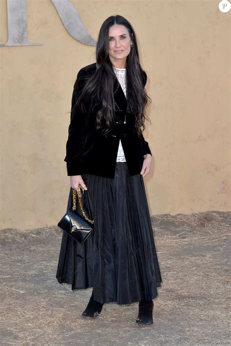 Demi Moore assiste au défilé Christian Dior  collection ...