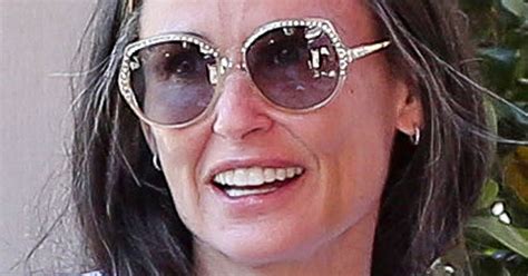 Demi Moore proves no one is Flawless with silver hair on ...