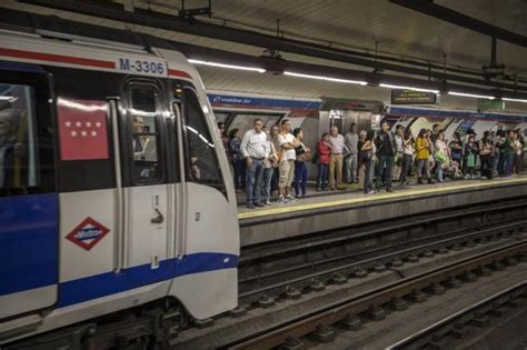 Denuncian una agresión homófoba en el Metro | Madrid | EL ...