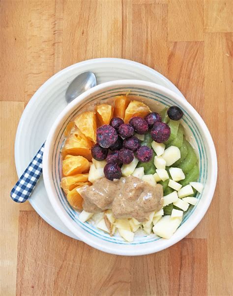 Desayuno de avena, yogur y fruta | Hoy comemos sano