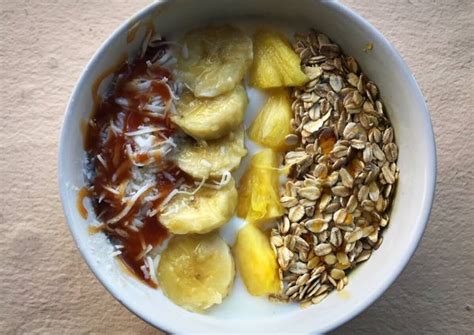 Desayuno saludable con yogur, fruta y avena Receta de Geri ...