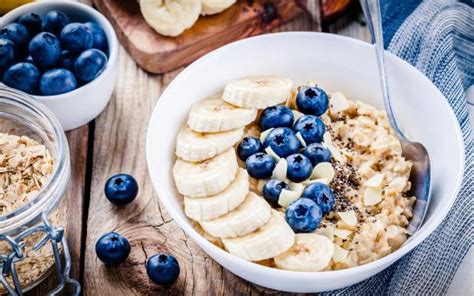 Desayuno saludable de avena y fruta | Demos la vuelta al día