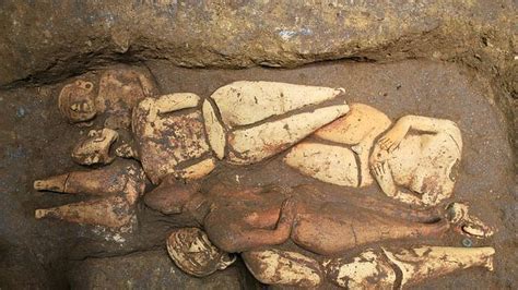 Descubren en Guatemala el entierro real maya más antiguo ...