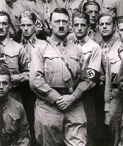 DESDELAVEGARD/Ub Solis: Aniversario de la muerte de Hitler ...
