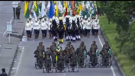Desfile Militar en conmemoración del Día de la ...