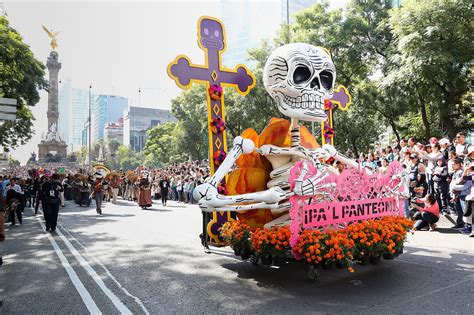 Día De Los Muertos: Day of the Dead Explained | PEOPLE.com