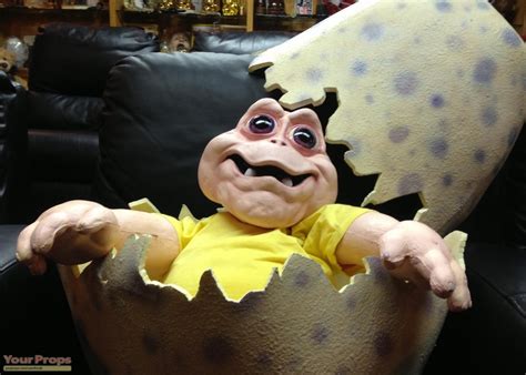 Dinosaurs DINOSAURS BABY SINCLAIR PUPPET WITH HATCHED EGG ...