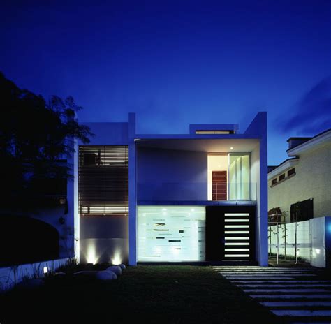 Diseño casa de dos pisos moderna | Planos de Arquitectura