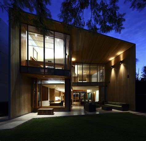 Diseño de casa moderna de dos plantas, fachada e ...
