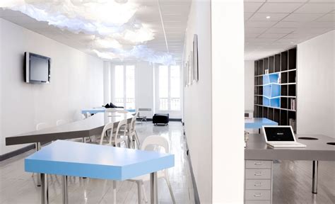 Diseño de una oficina en azul y gris. Decoración del hogar.