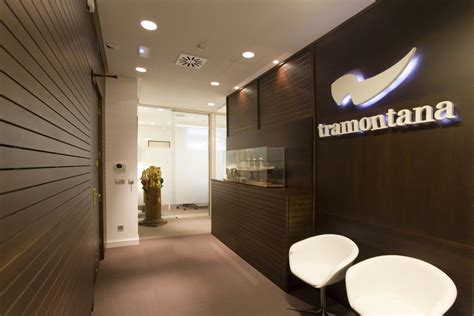 Diseño oficinas en Madrid de  Tramontana  | Sube interiorismo