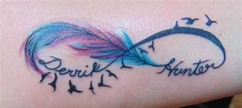 Diseños de tatuajes de infinito con pluma para mujeres ...