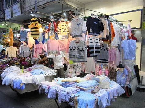 ¿Dónde comprar ropa de bebé barata?