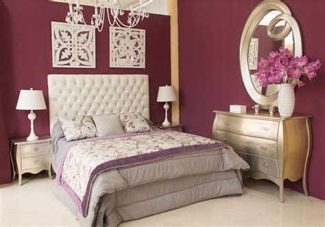 dormitorio de matrimonio color plata cabecero tapizado