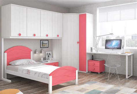 Dormitorio juvenil para niña con colores blanco y coral