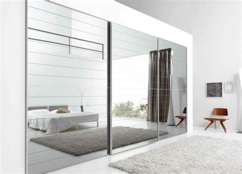 Dormitorios espejos funcionales para reflejar todo tu estilo