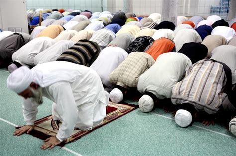 Dos millones de musulmanes en España inician el Ramadán ...