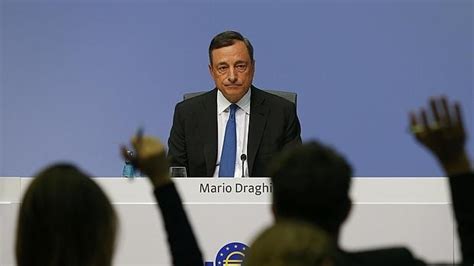 Draghi discute aprobar más estímulos para esquivar la ...