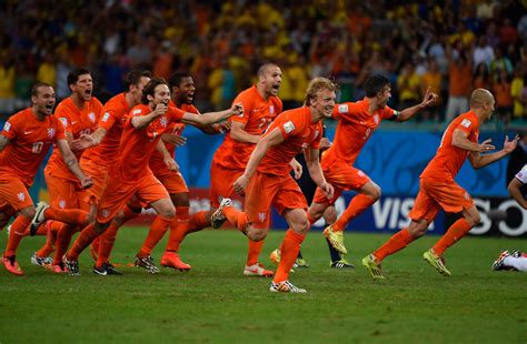 Dutch beat Costa Rica in shootout to advance at World Cup ...