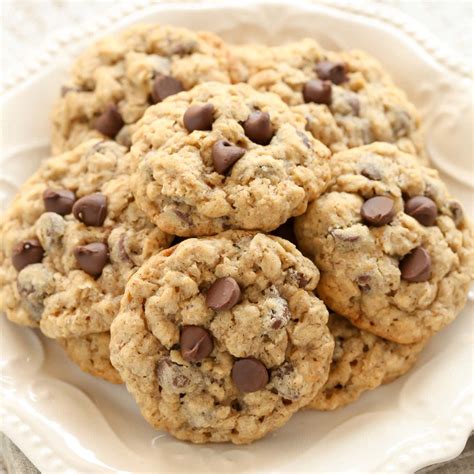 easy chewy oatmeal chocolate chip cookies