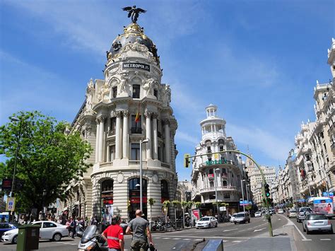 Edificio Metrópolis: Una de las imágenes icono de Madrid ...