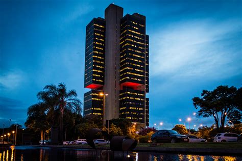 Edifício sede do Banco Central do Brasil participa da camp ...