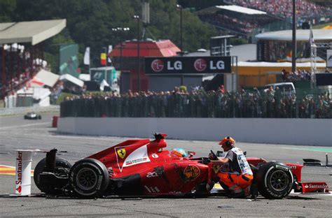 El accidente de Fernando Alonso, en imágenes