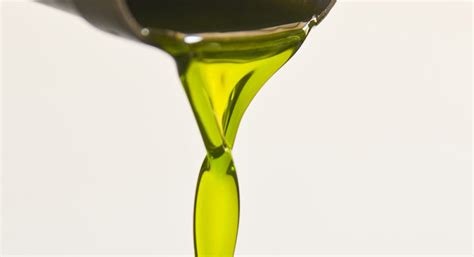 El aceite de aguacate en la cocina y sus beneficios para ...