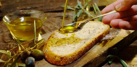 El aceite de oliva podría ayudar a aliviar síntomas de la ...