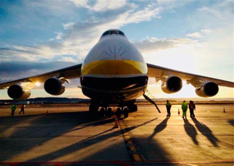 El Aeropuerto de Zaragoza recibe la visita de uno de los ...