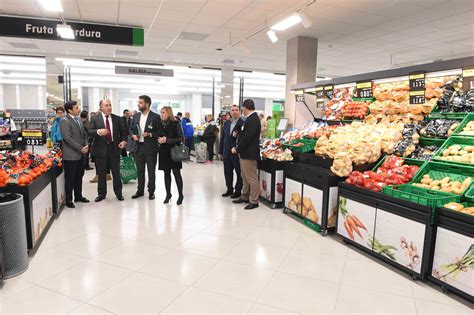 El alcalde conoce la nueva tienda Mercadona que hoy se ha ...