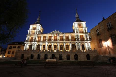 El Ayuntamiento de Toledo amplía la iluminación artística ...
