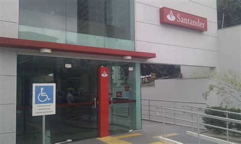 El Banco Santander ofrece becas remuneradas para ...