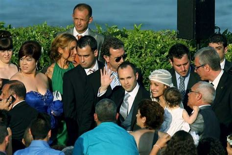 El casamiento de Iniesta y Anna Ortiz.   08/07/2012   Olé