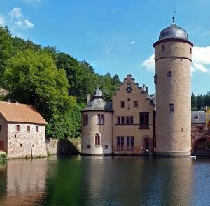 El Castillo Mespelbrunn, sobre el aguaBlog de viajes ...