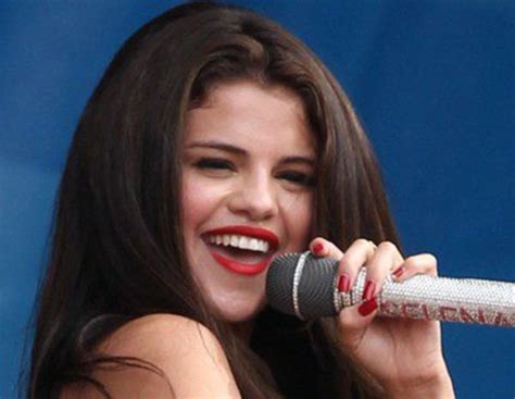 El descuido de Selena Gomez: deja al descubierto sus ...