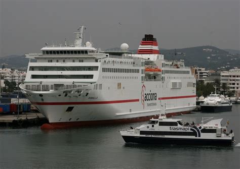 El ferry “Sorolla” relevará al ferry “Albayzin” durante ...
