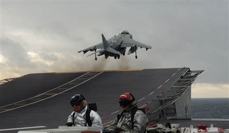 El futuro de la Armada: cazas Harrier hasta 2025, 10 BAM y ...