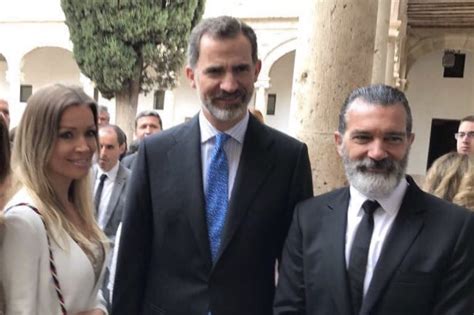 El impecable look de la novia de Antonio Banderas en su ...