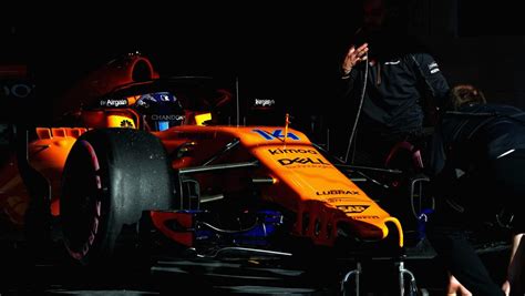 El McLaren de Alonso también se para el último día de test ...