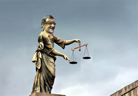 El Ministerio de Justicia renueva su estatua