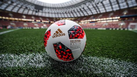 El nuevo balón de la semifinal del Mundial de fútbol de ...