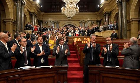 El parlamento catalán aprueba la ley del referéndum de ...