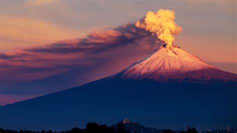 El paso restringido al volcán Popocatépetl, en México