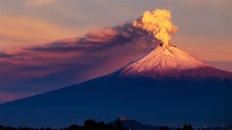 El peligro del volcán Popocatépetl, en México