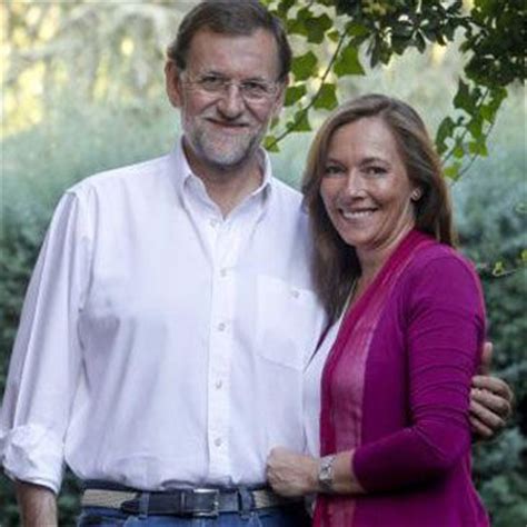El presidente electo, Mariano Rajoy y su mujer, Elvira ...