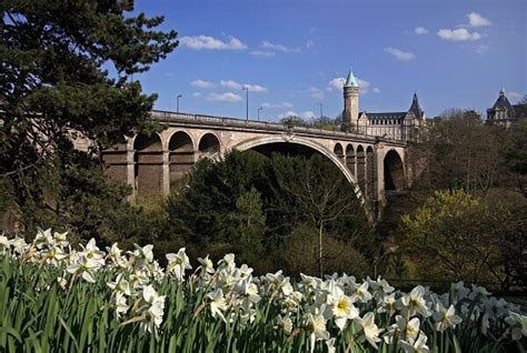 El Puente Adolfo en Luxemburgo Luxemburgo