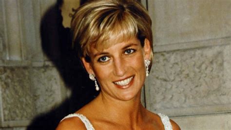 El recuerdo de Diana marca la boda de Meghan y Harry ...